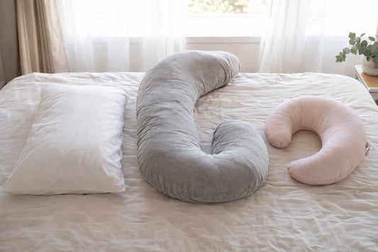 Oreiller de grossesse ou coussin : lequel choisir ?