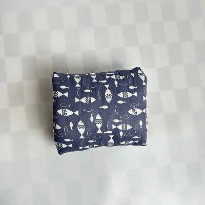 COUSSIN-ALLAITEMENT-YATA-BLEU-POISSON