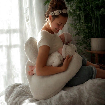 coussin-allaitement-pour-jumeaux-gris-bleu-maman-allaite